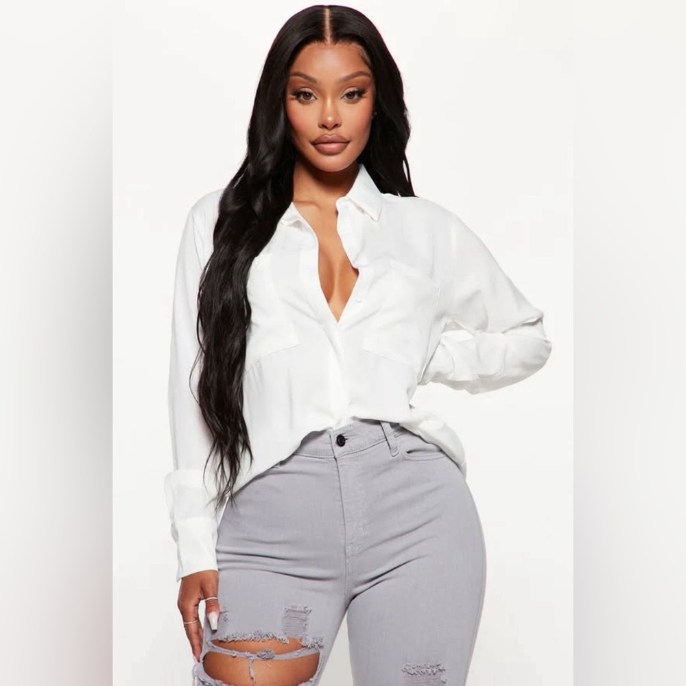 🌟 Fashion Nova White Button Down Shirt - Medium 🌟